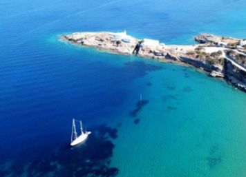 Sifnos Private Cruise Milos