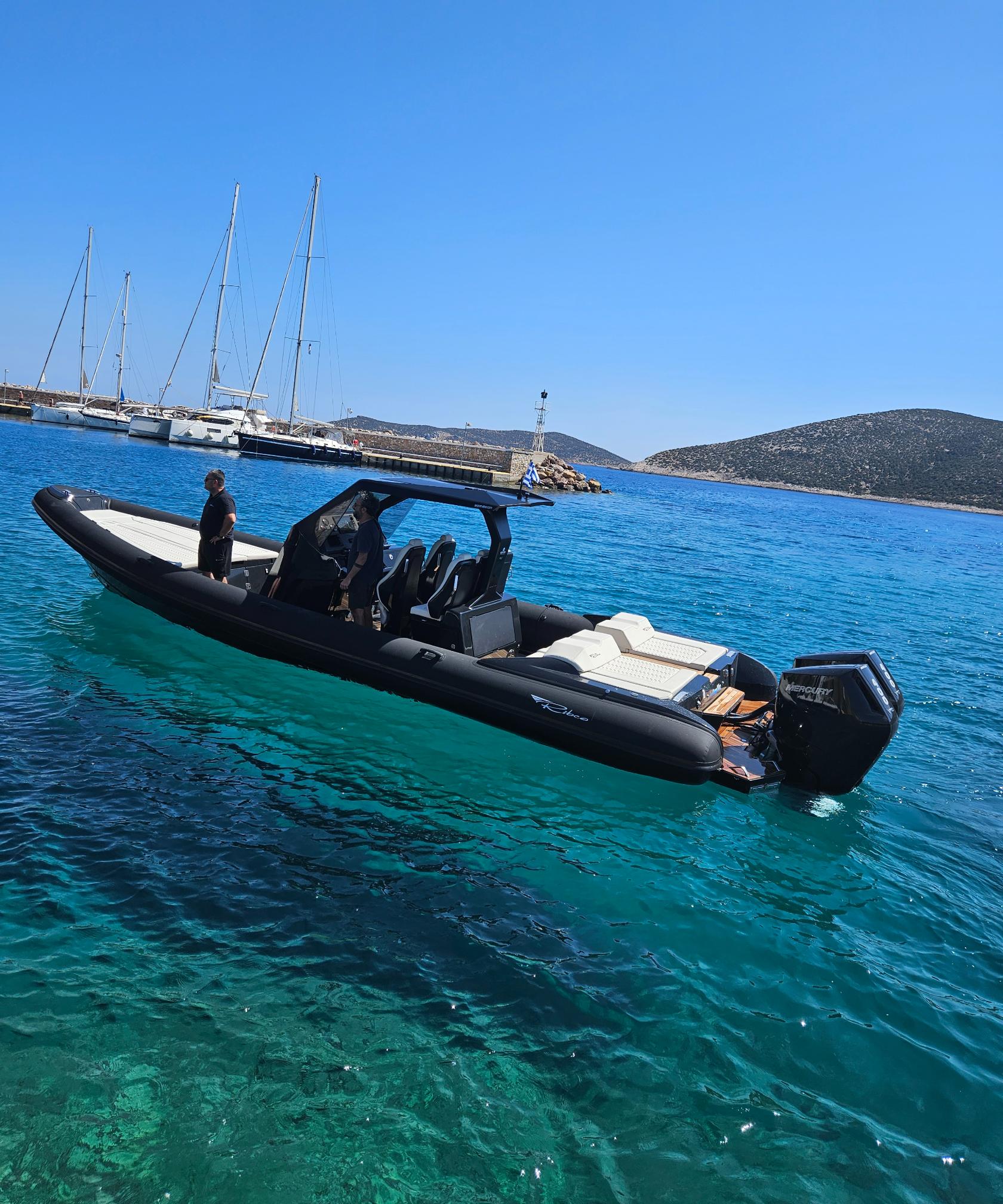 rent a boat in milos